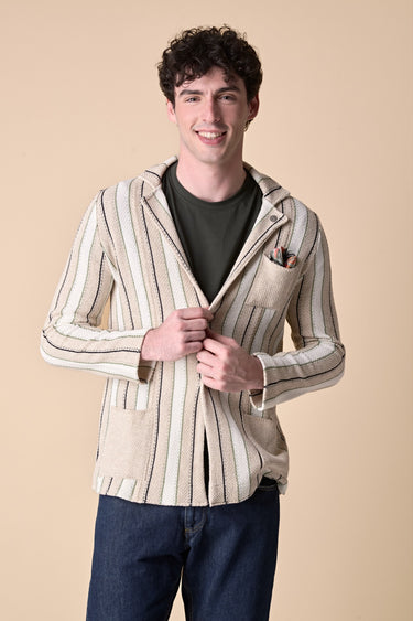 Giacca Monopetto Gessata Sabbia con pochette in tessuto V2