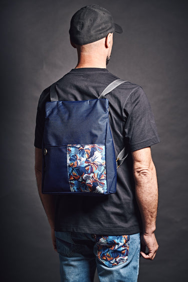 V2 x Mirantico | Memo Zayno Korda Blu con tasca in tessuto Tropical Blu