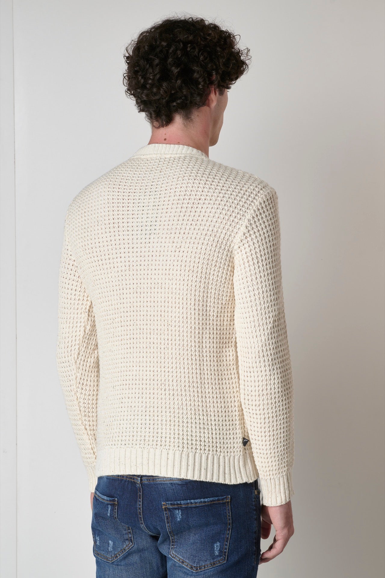 Pearly cream crew-neck sweater with embroidered patch in V2 fabric