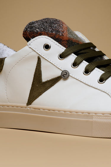OLYMPIC - Low-top sneakers White retro and Military Green suede insert with fabric tongue