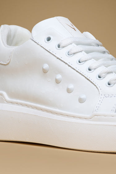 VEGAS - Sneakers a suola alta retro Bianco con borchie e schizzi di vernice