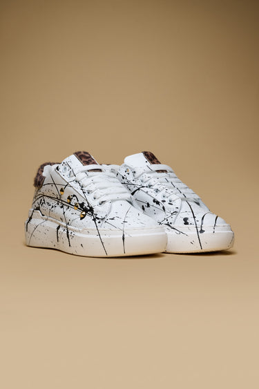 VEGAS - Sneakers a suola alta retro in tessuto Leopardato con borchie e schizzi di vernice