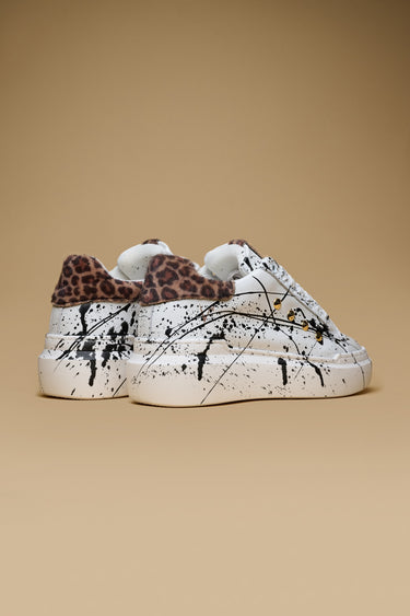 VEGAS - Sneakers a suola alta retro in tessuto Leopardato con borchie e schizzi di vernice