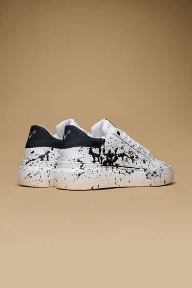 VEGAS - Retro high-sole sneakers Black with studs and paint splatters
