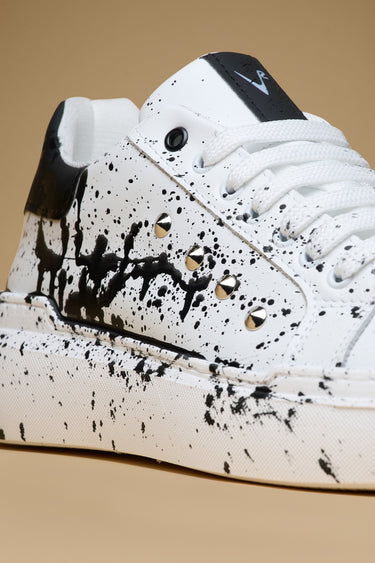VEGAS - Retro high-sole sneakers Black with studs and paint splatters