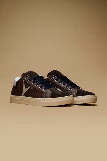 OLYMPIC V - Sneakers a suola bassa in pelle martellata Moro con inserto e retro Bicolor Blu e Sabbia