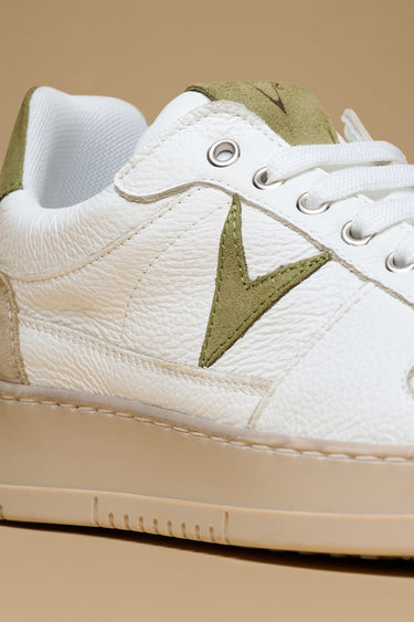 COLLEGE - Sneakers Bianca con retro e inserto scamosciato Verde Pesto