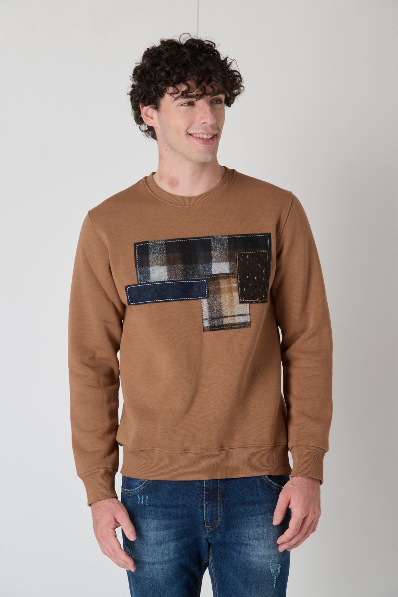 Crewneck Patchwork Sweatshirt with V2 Camel Fabrics