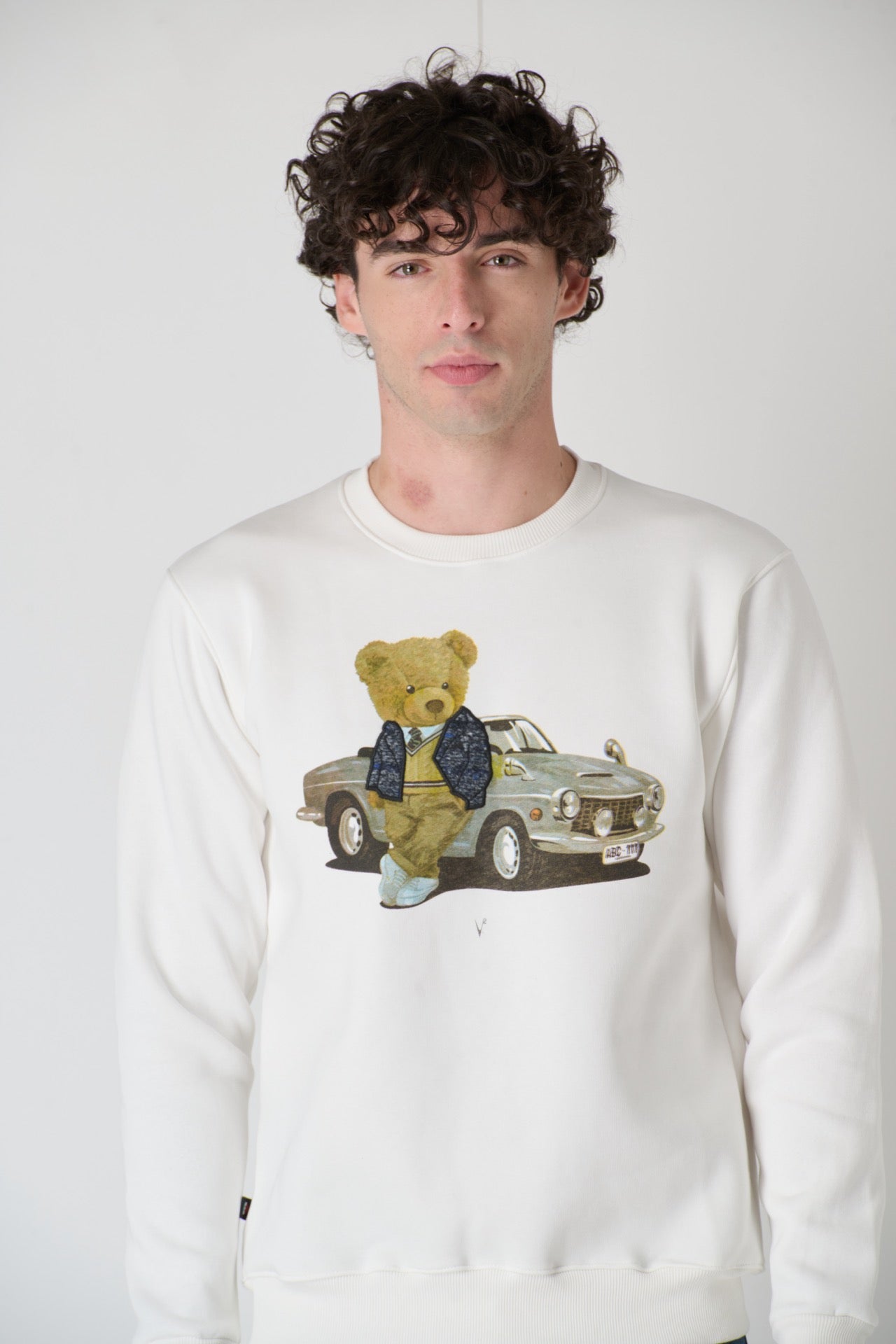 Crewneck Sweatshirt with Embroidered Teddy in V2 Cream Fabric