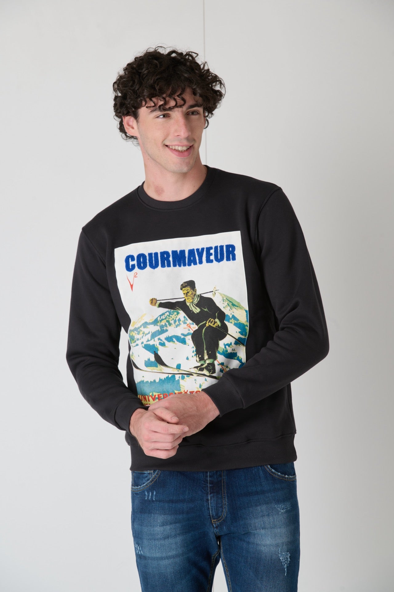 Vintage Crewneck Sweatshirt with Courmayeur Embroidery Lead