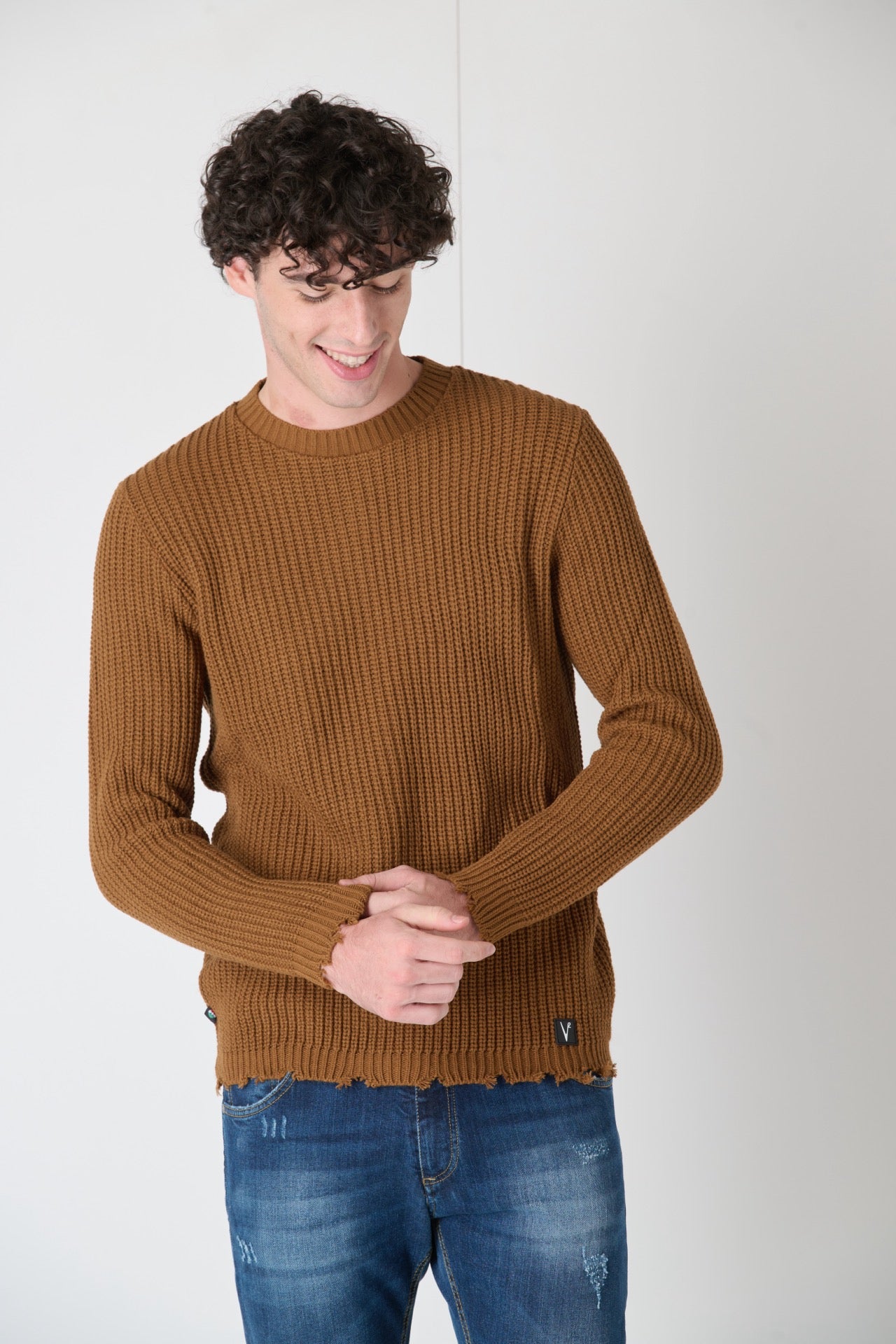 Maglione Girocollo con Strappi Tabacco