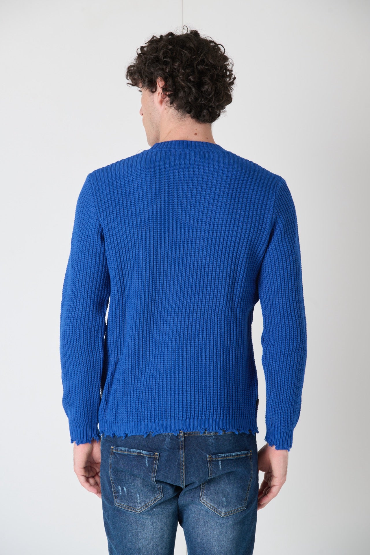 Maglione Girocollo con Strappi Blu Royal