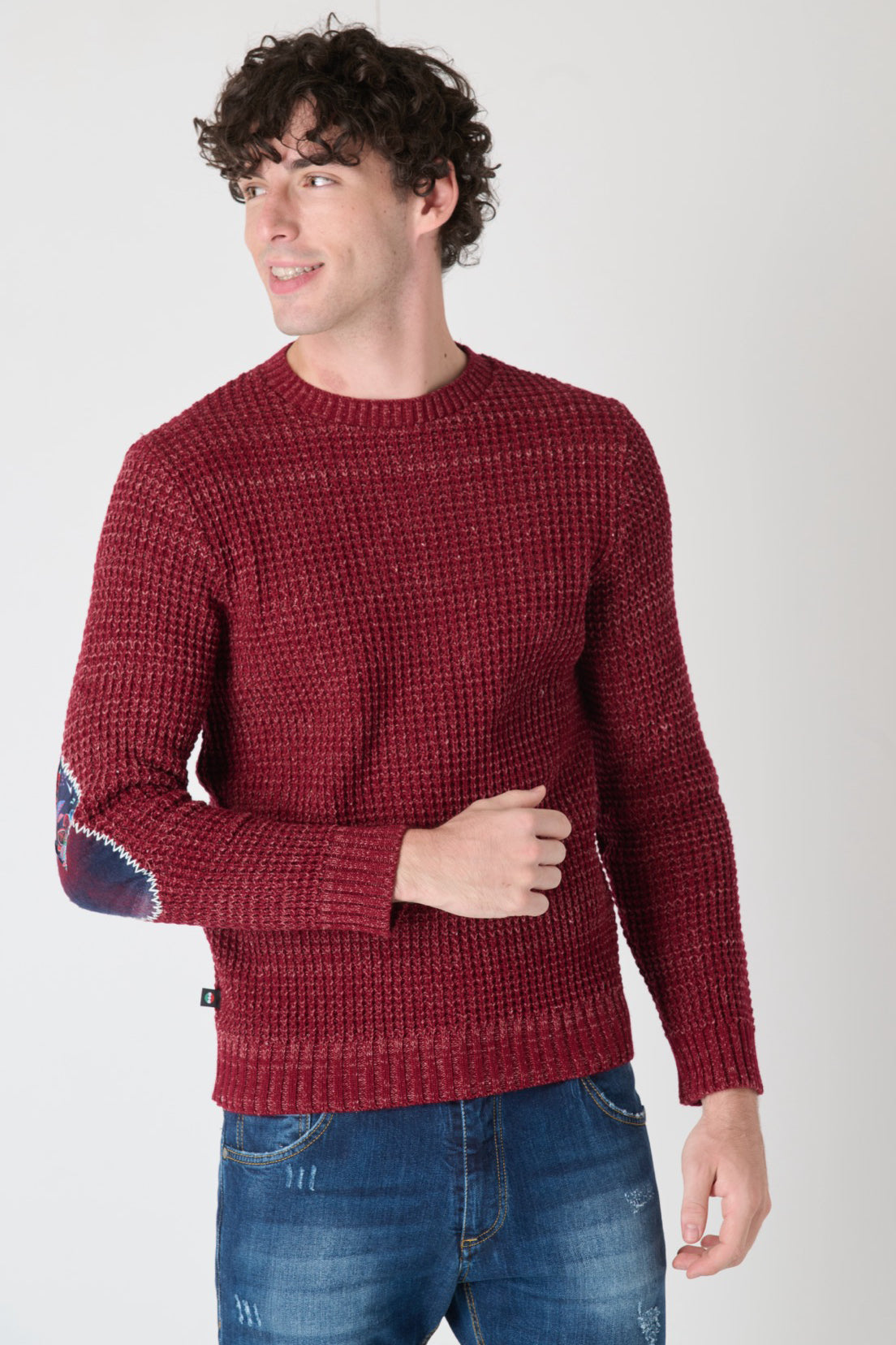 Maglione Girocollo Perlato Bordeaux con Toppe Ricamate in Tessuto V2