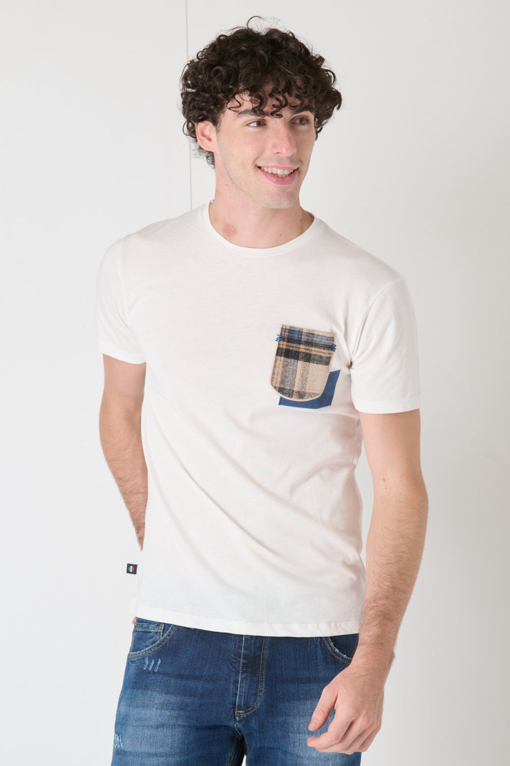 T-Shirt Panna con Taschino e inserto in tessuto V2