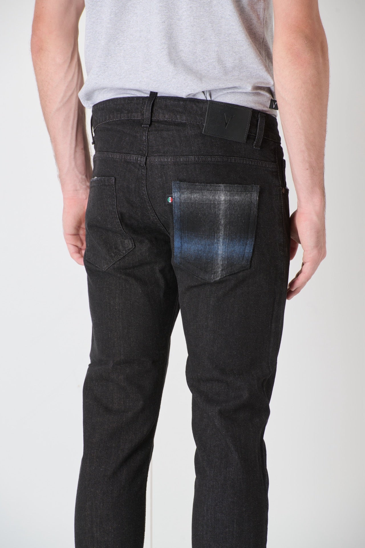 NEW YORK - Slim Fit Jeans - Black with Fabric Pocket V2