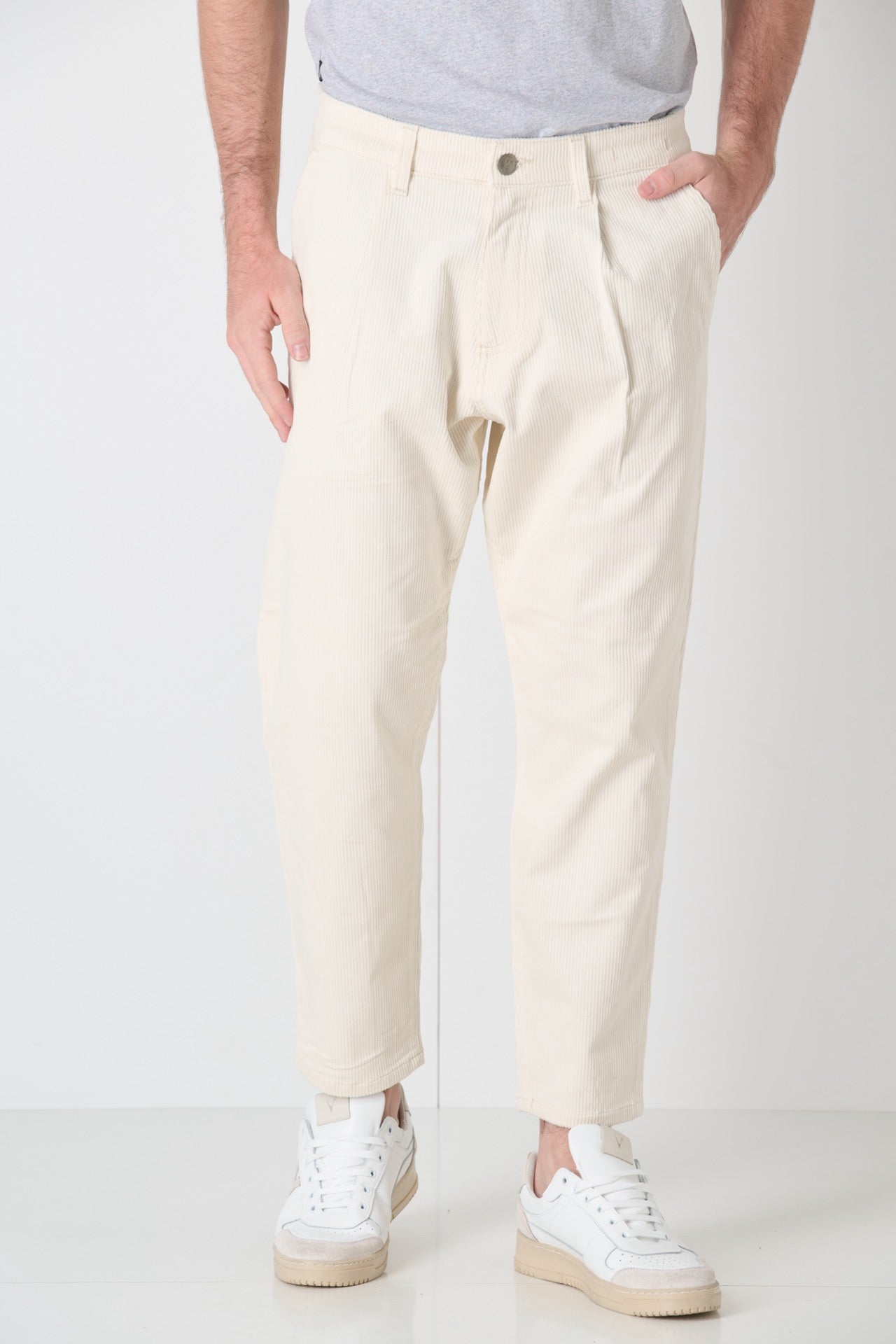 VIENNA - Cream Velvet Chino with Pleats