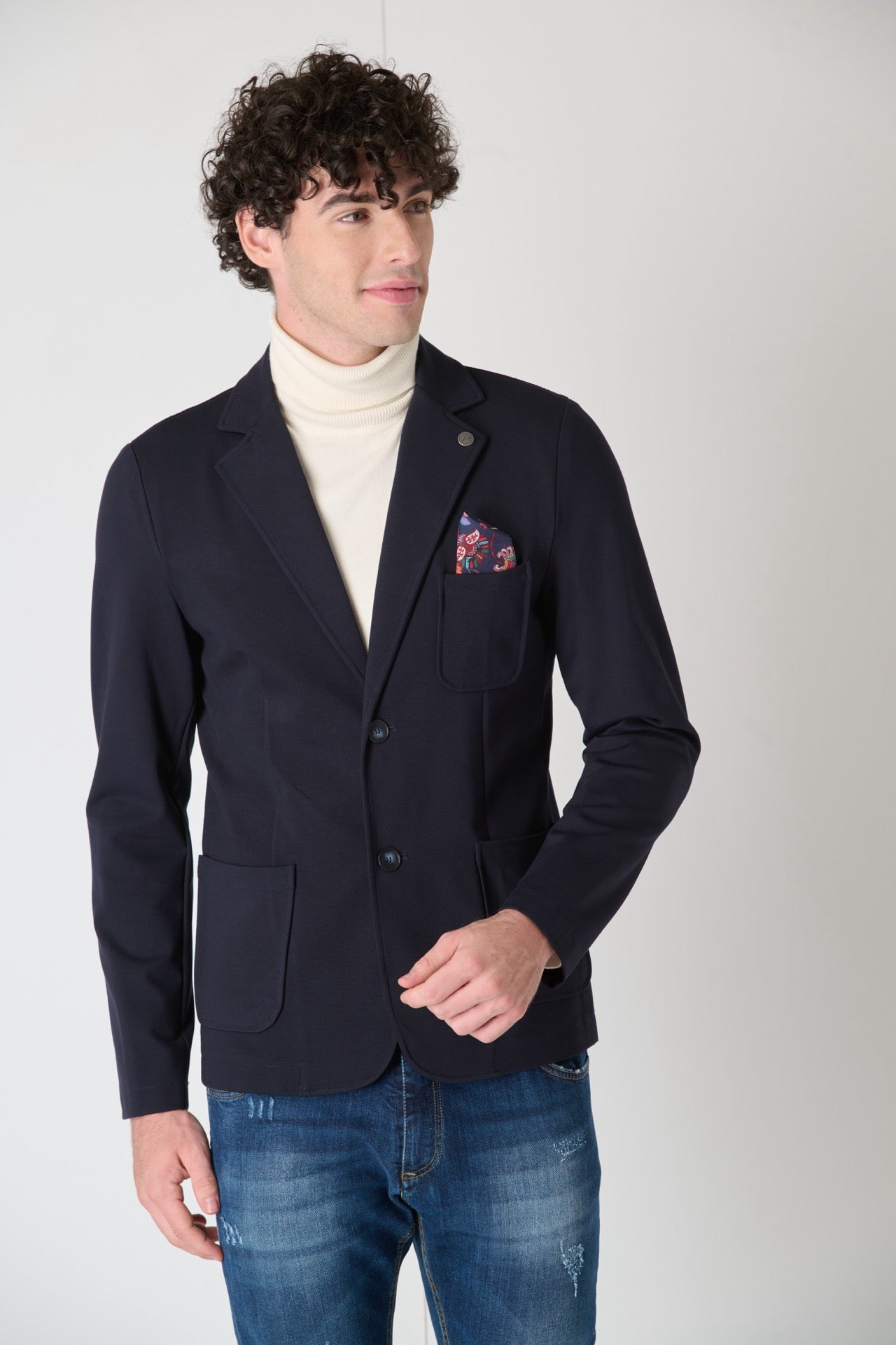 Tailored single-breasted jacket in Moro Prince of Wales wool with V2 fabric pocket square