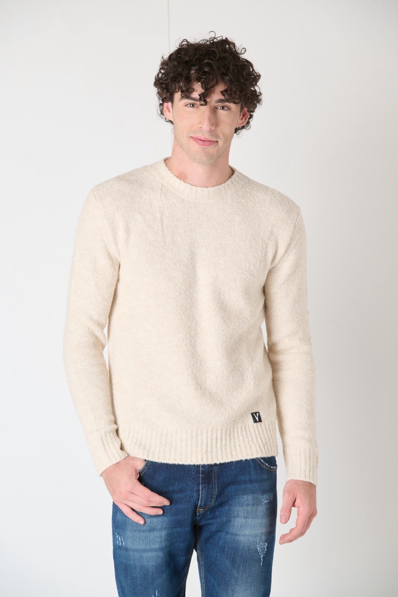 Extra-soft Cream yarn crewneck sweater