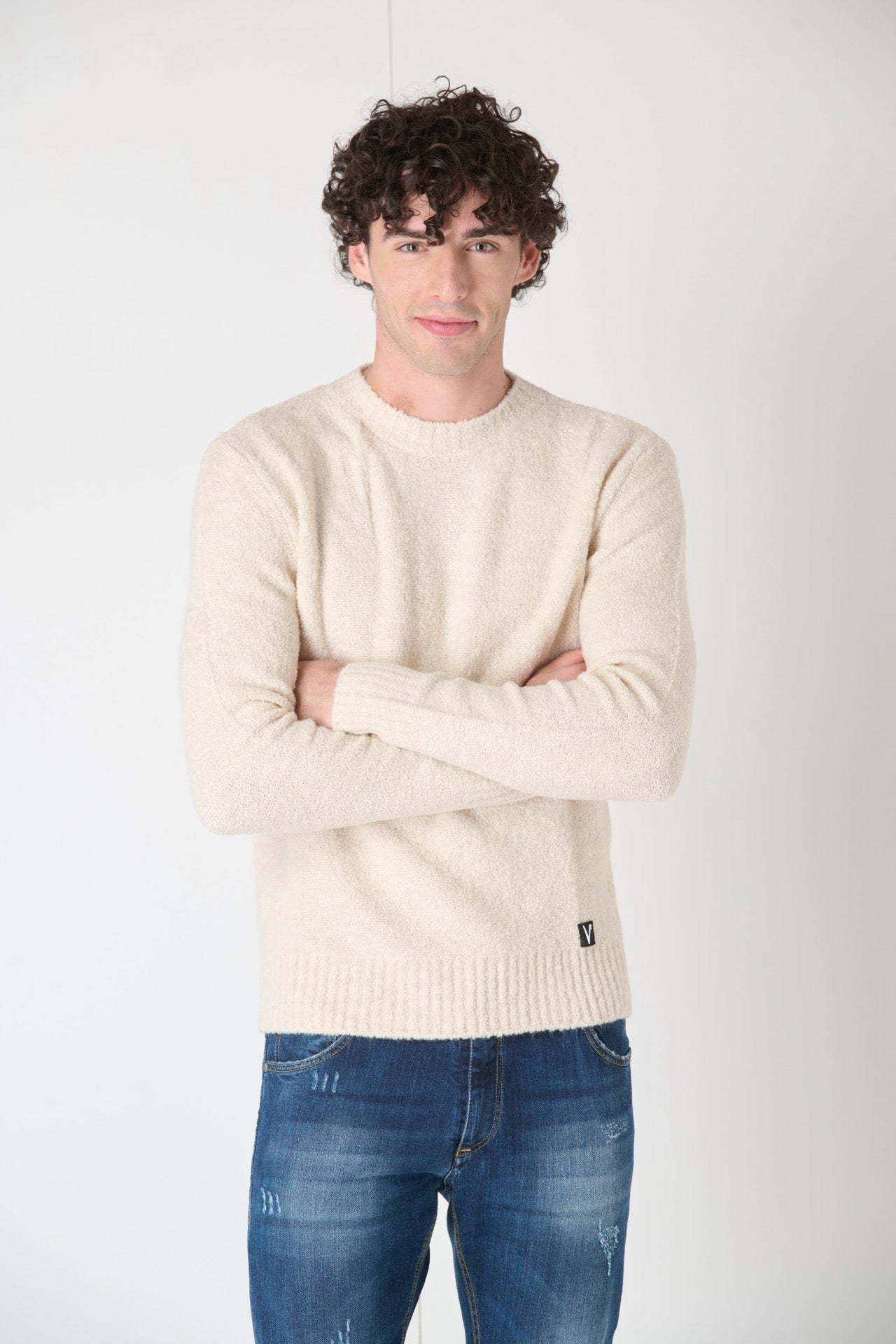 Extra-soft Cream yarn crewneck sweater