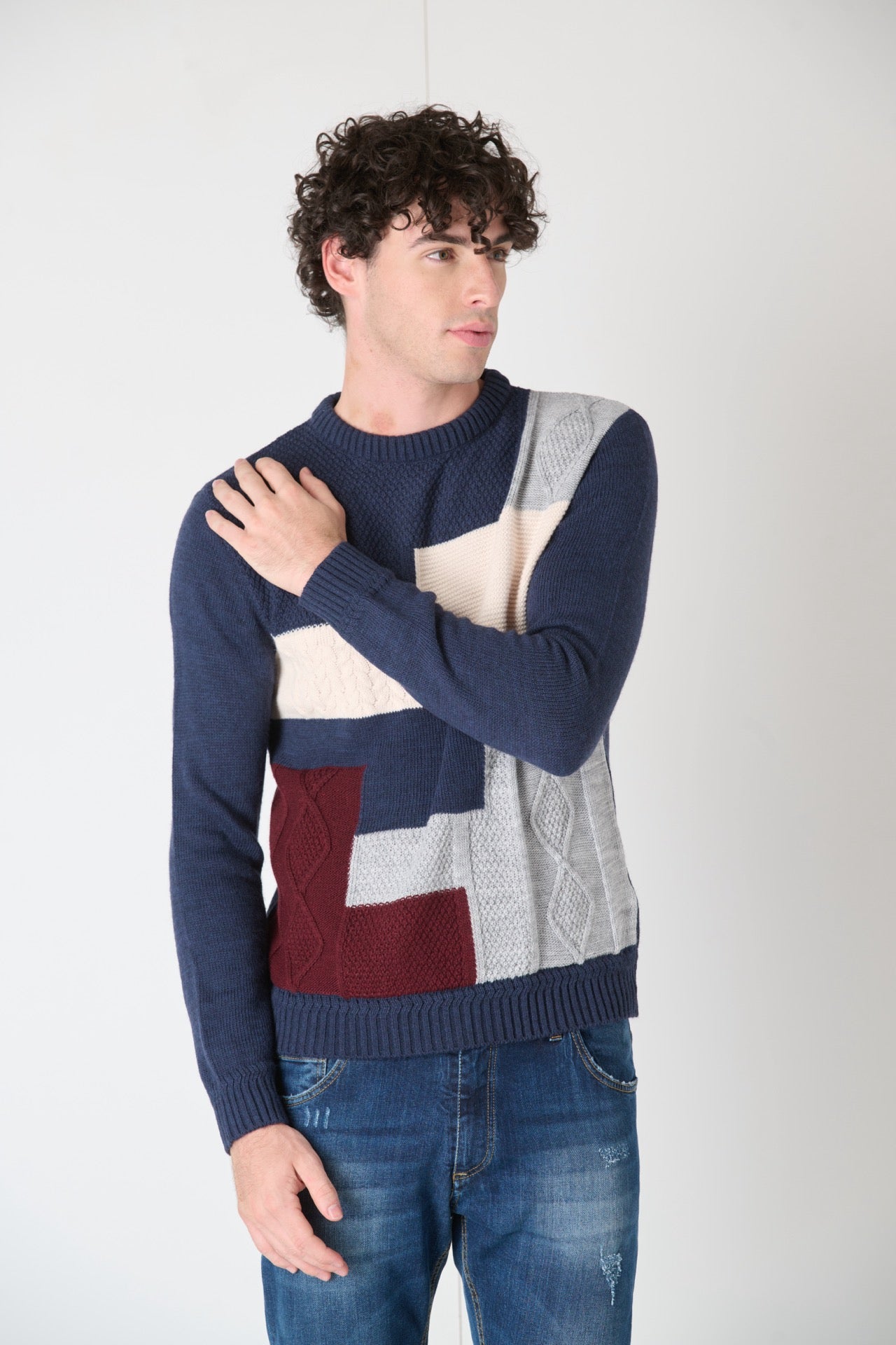 Maglione Girocollo con intarsi colorati Blu