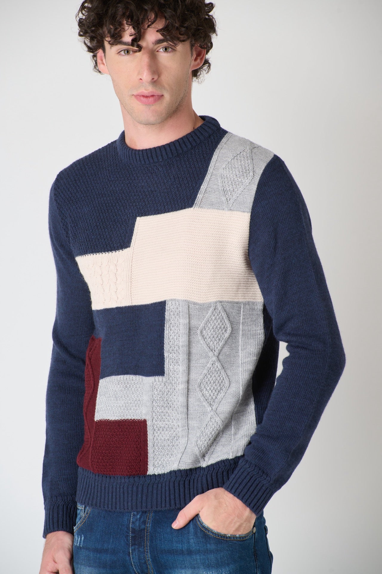 Maglione Girocollo con intarsi colorati Blu