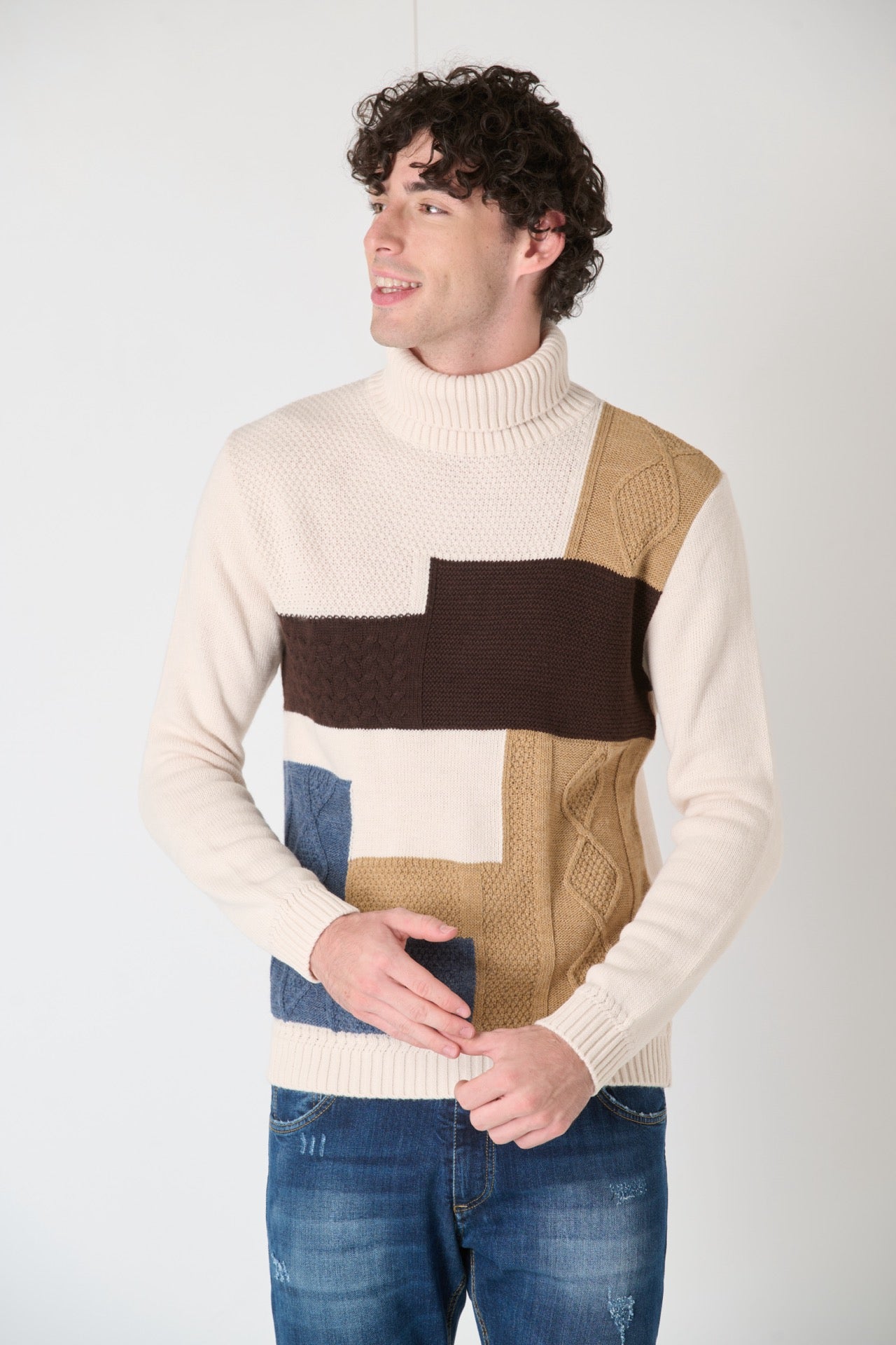 Turtleneck with colored inlays Butter 