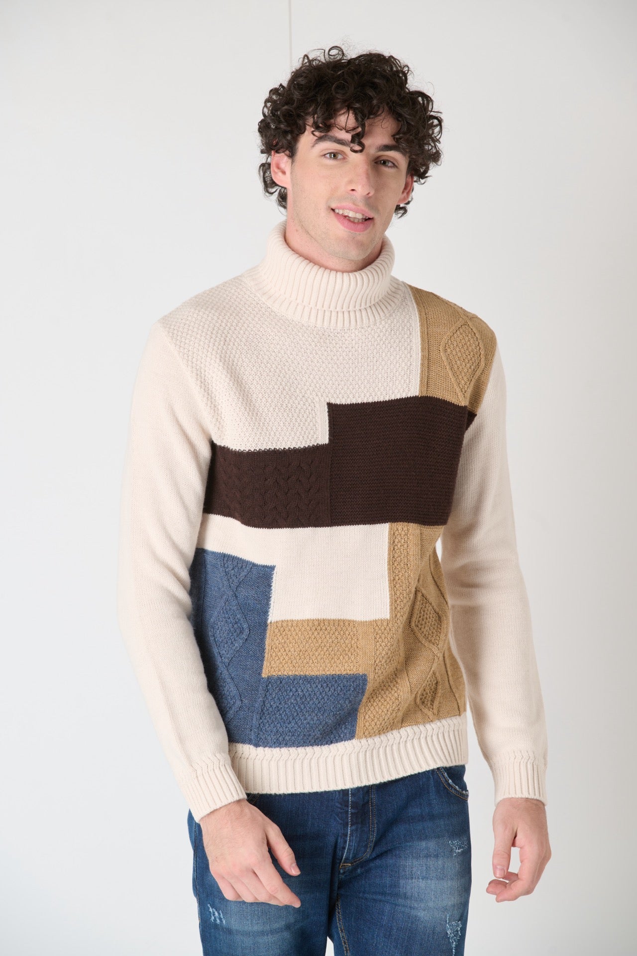 Turtleneck with colored inlays Butter 