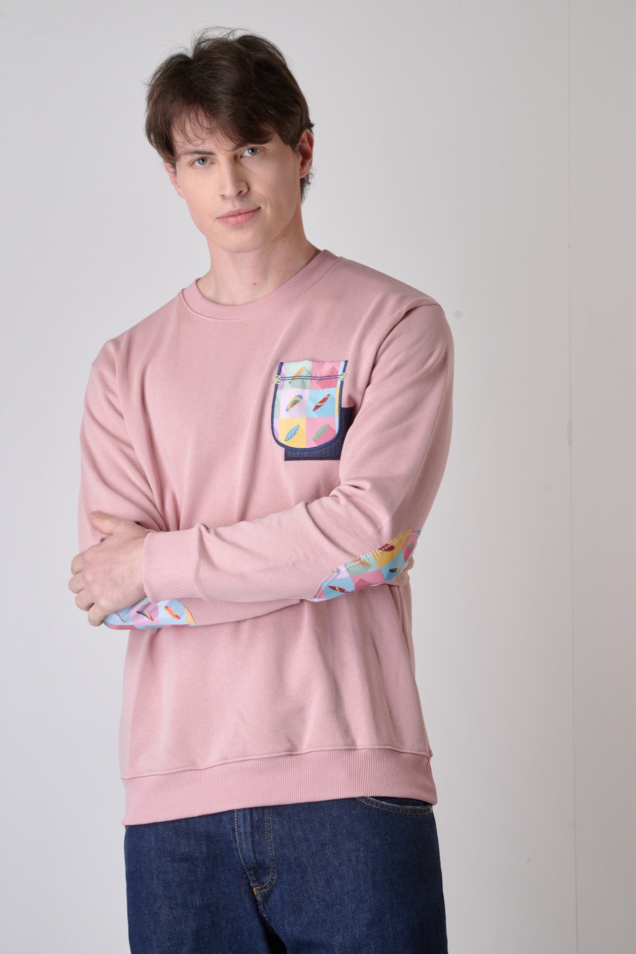 Powder Pink crewneck sweatshirt with pocket and V2 fabric patches