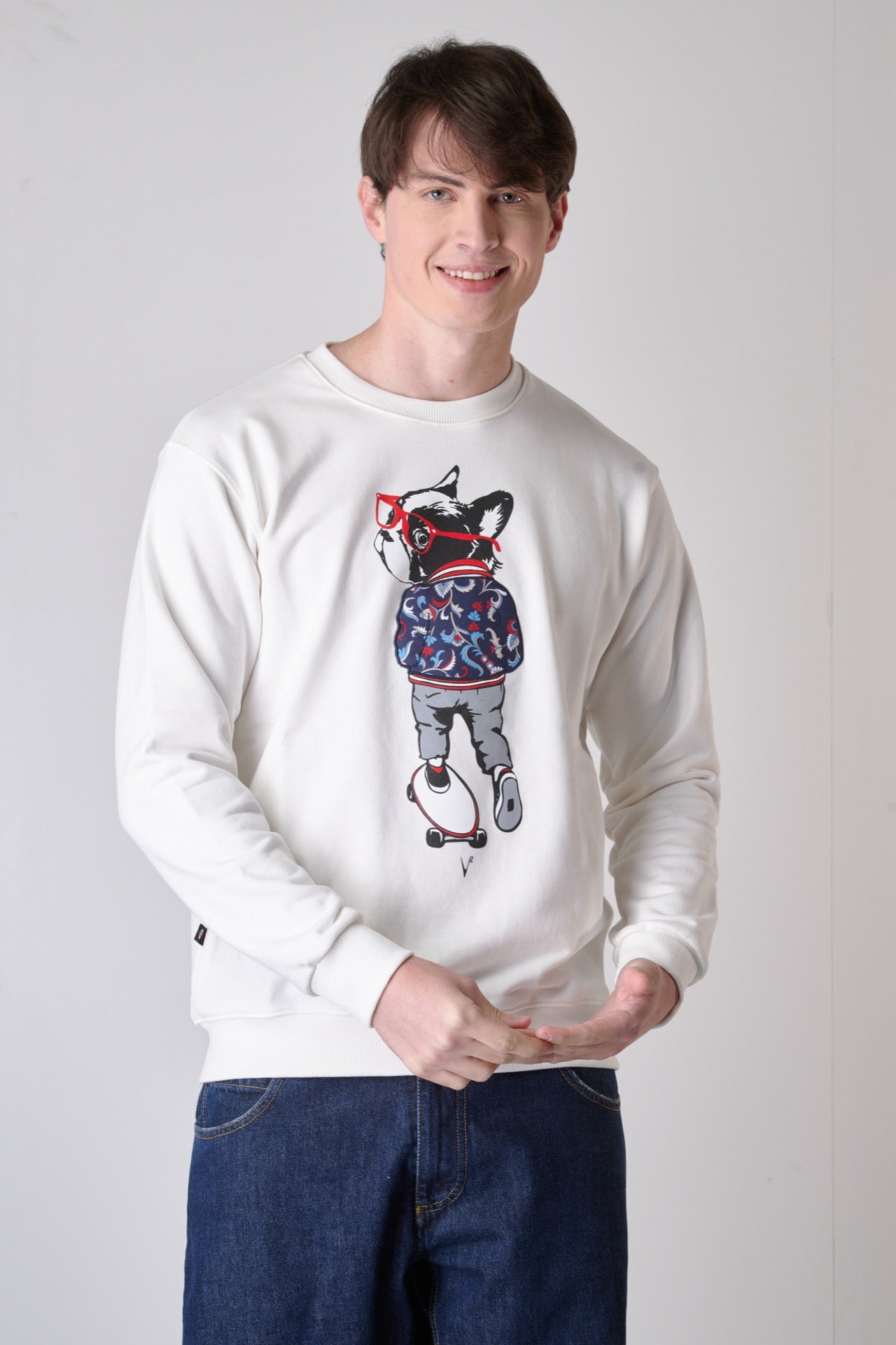 Cream crew-neck sweatshirt with Bulldog print and V2 Paisley Blue fabric insert