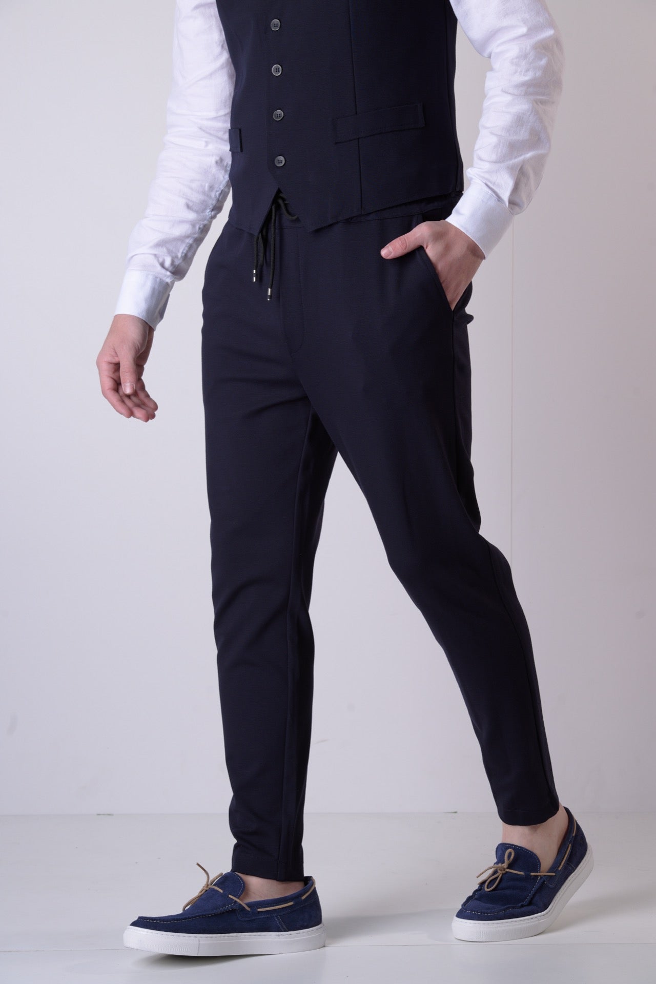 Blue tailored trousers with elastic and interior in V2 fabric