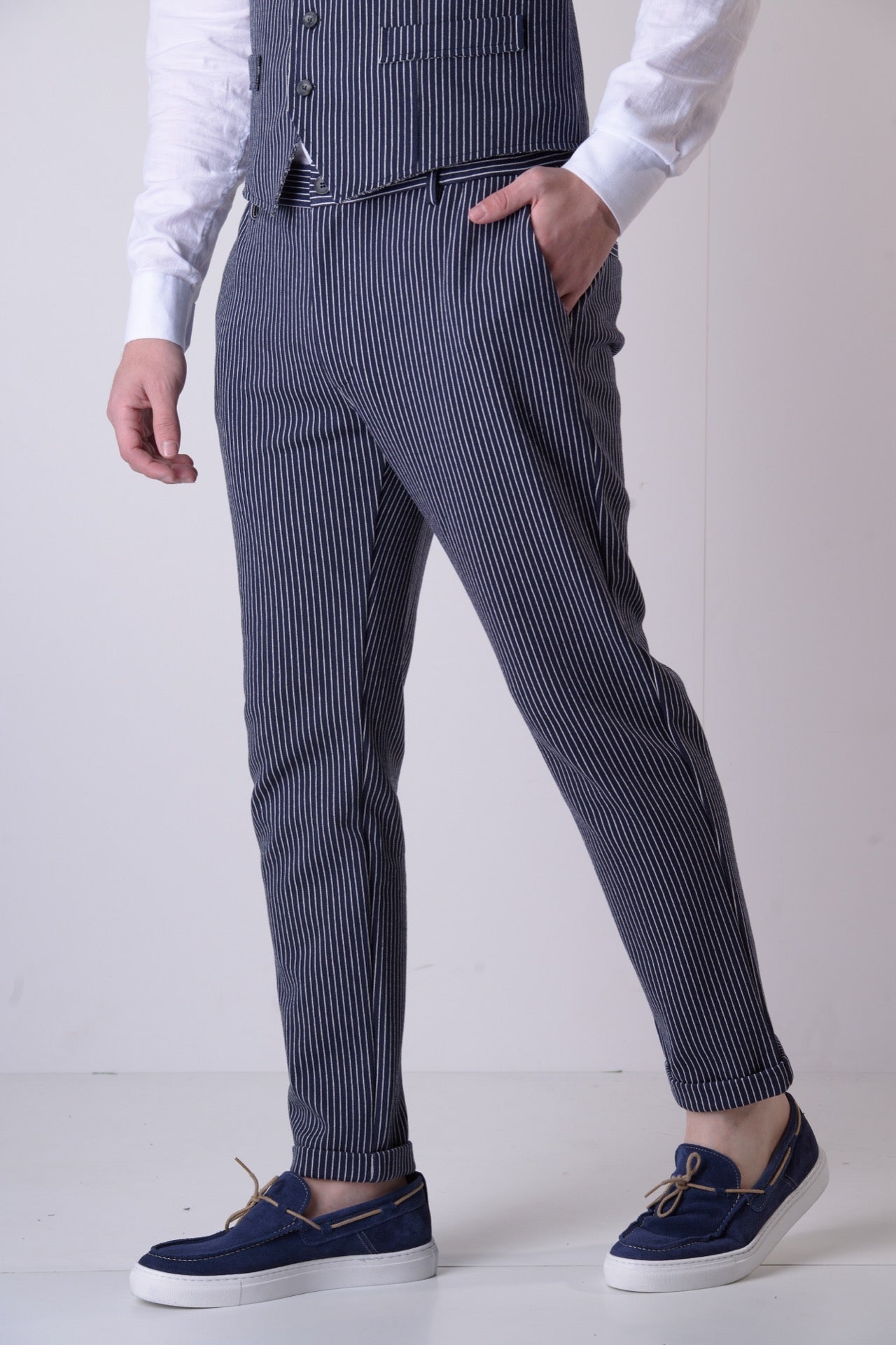 Pantalone Sartoriale Gessato Blu con bottone e interni in tessuto V2
