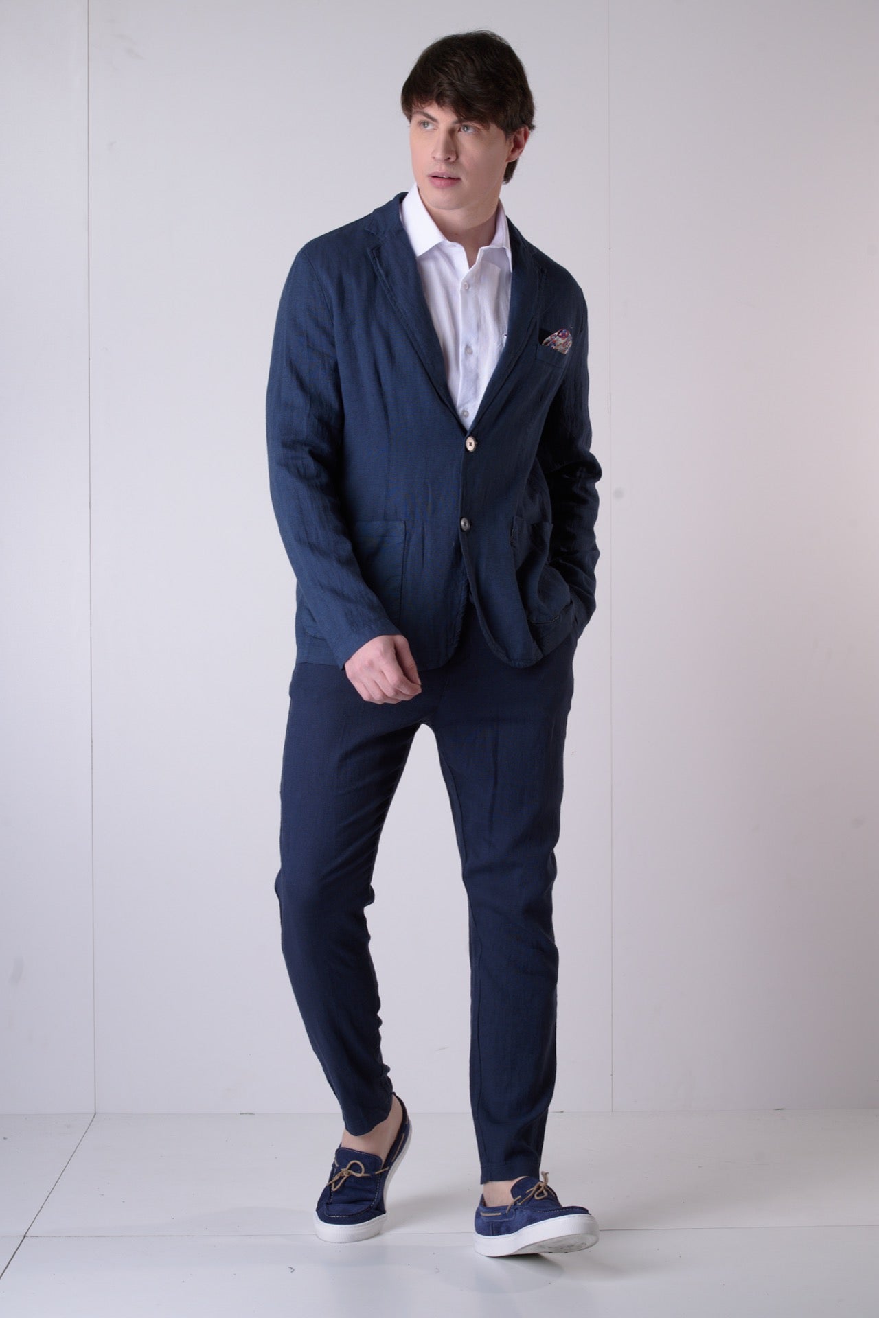 Tailored trousers in blue linen with elastic and interior in V2 fabric