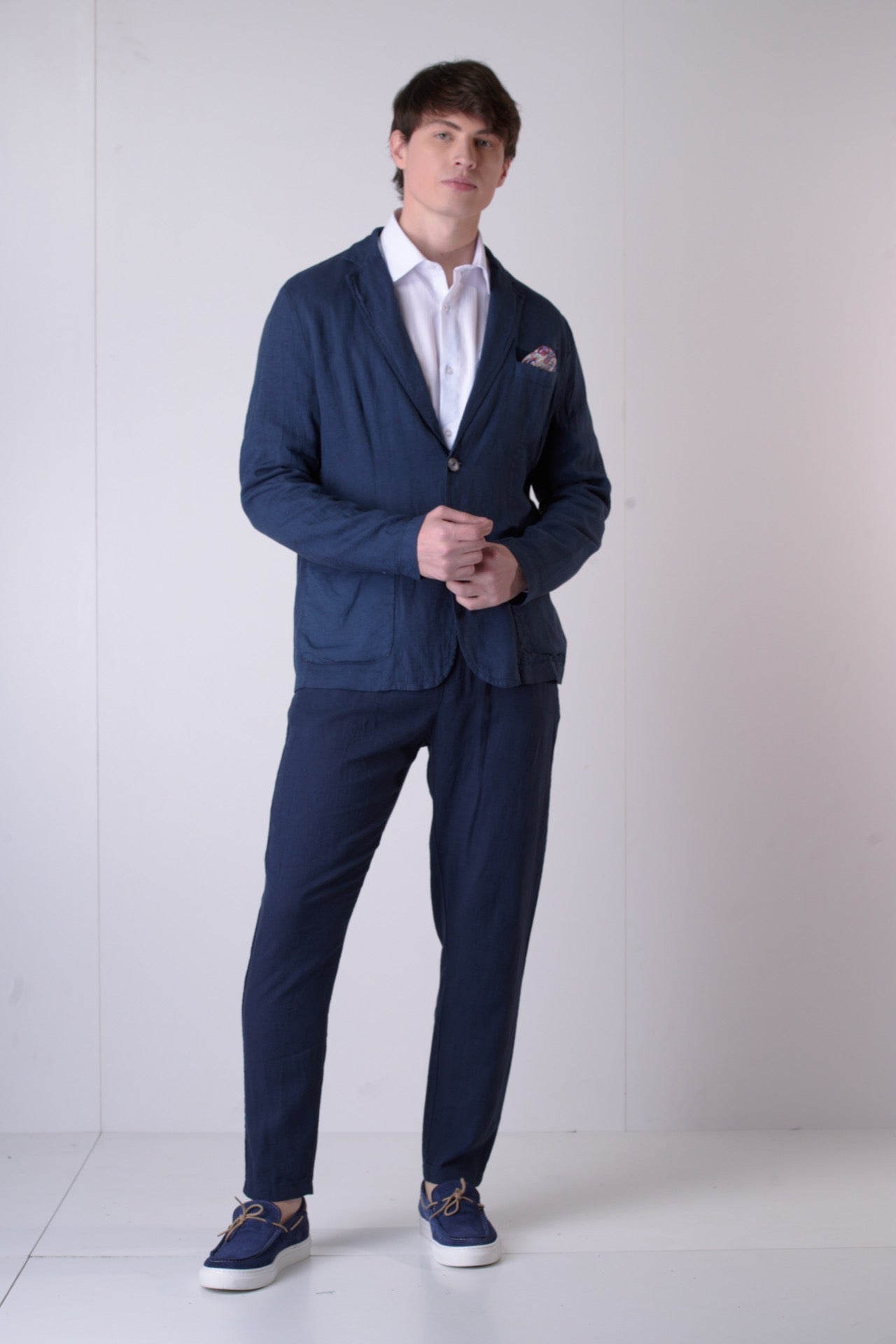 Tailored trousers in blue linen with elastic and interior in V2 fabric