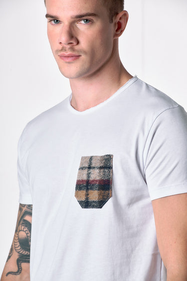 T-Shirt Bianca con Taschino in tessuto V2