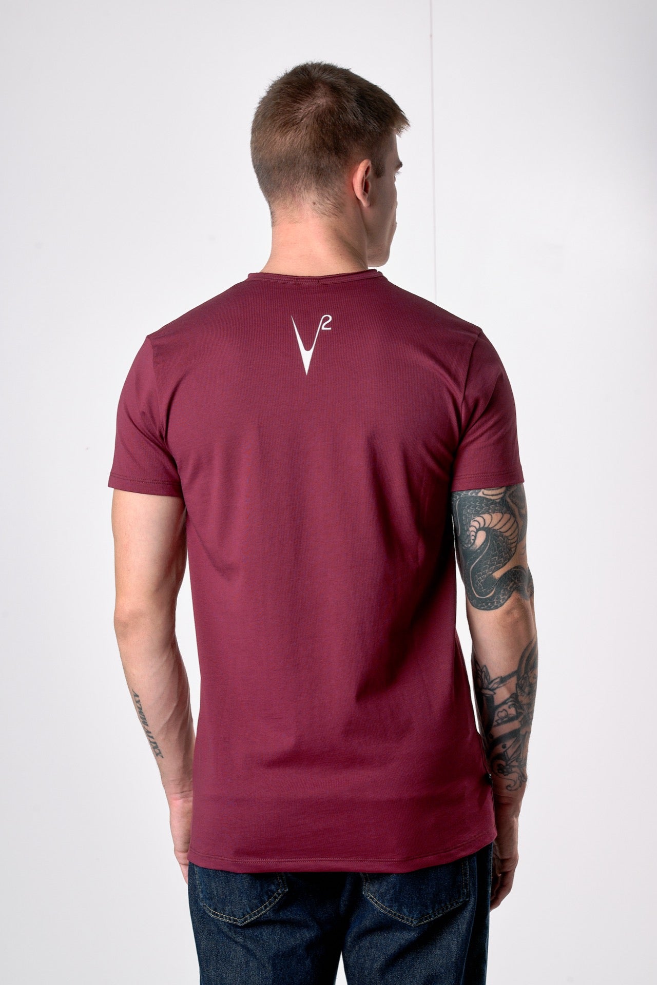 T-Shirt Bordeaux con Taschino in tessuto V2 e schizzi di vernice