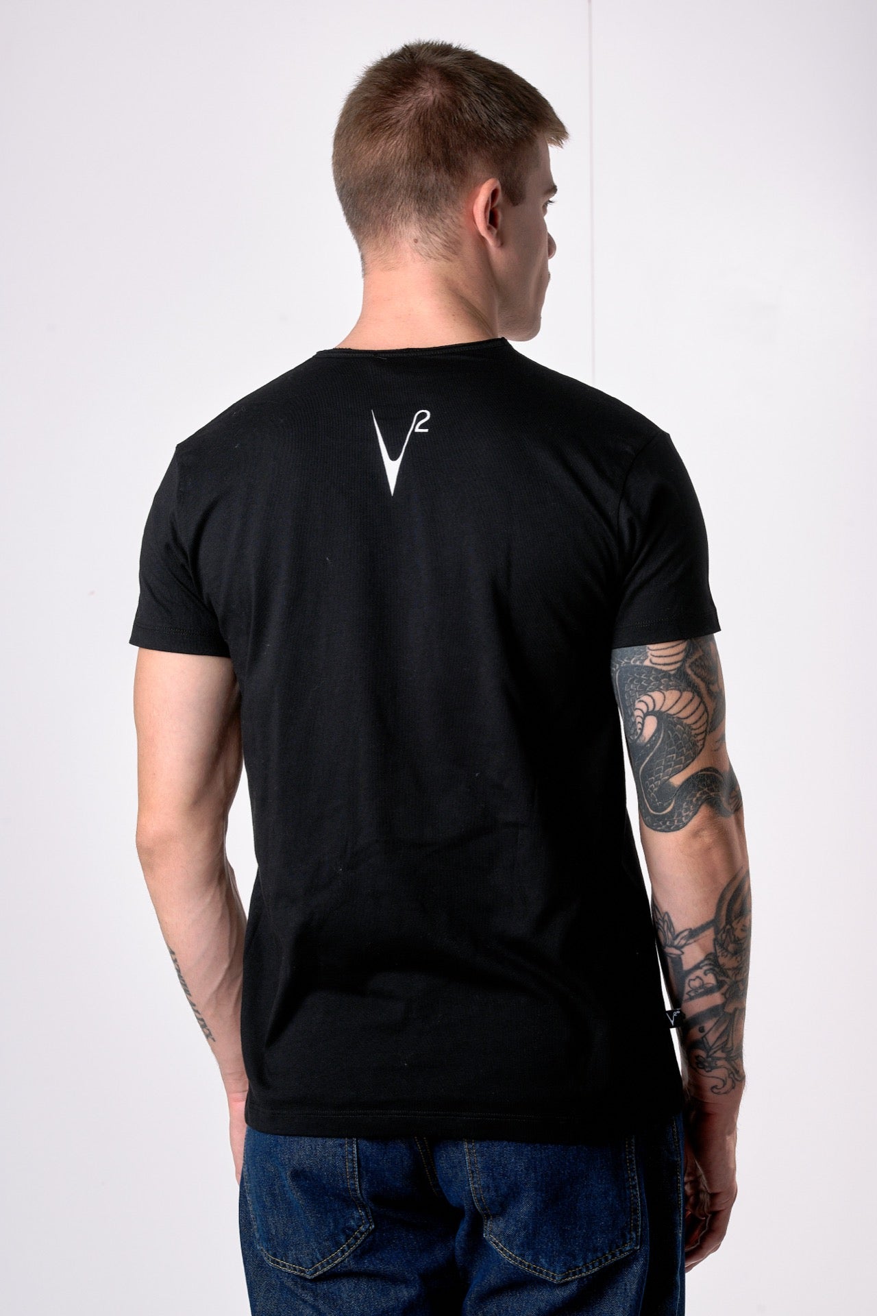 T-Shirt Nera con Taschino in tessuto V2