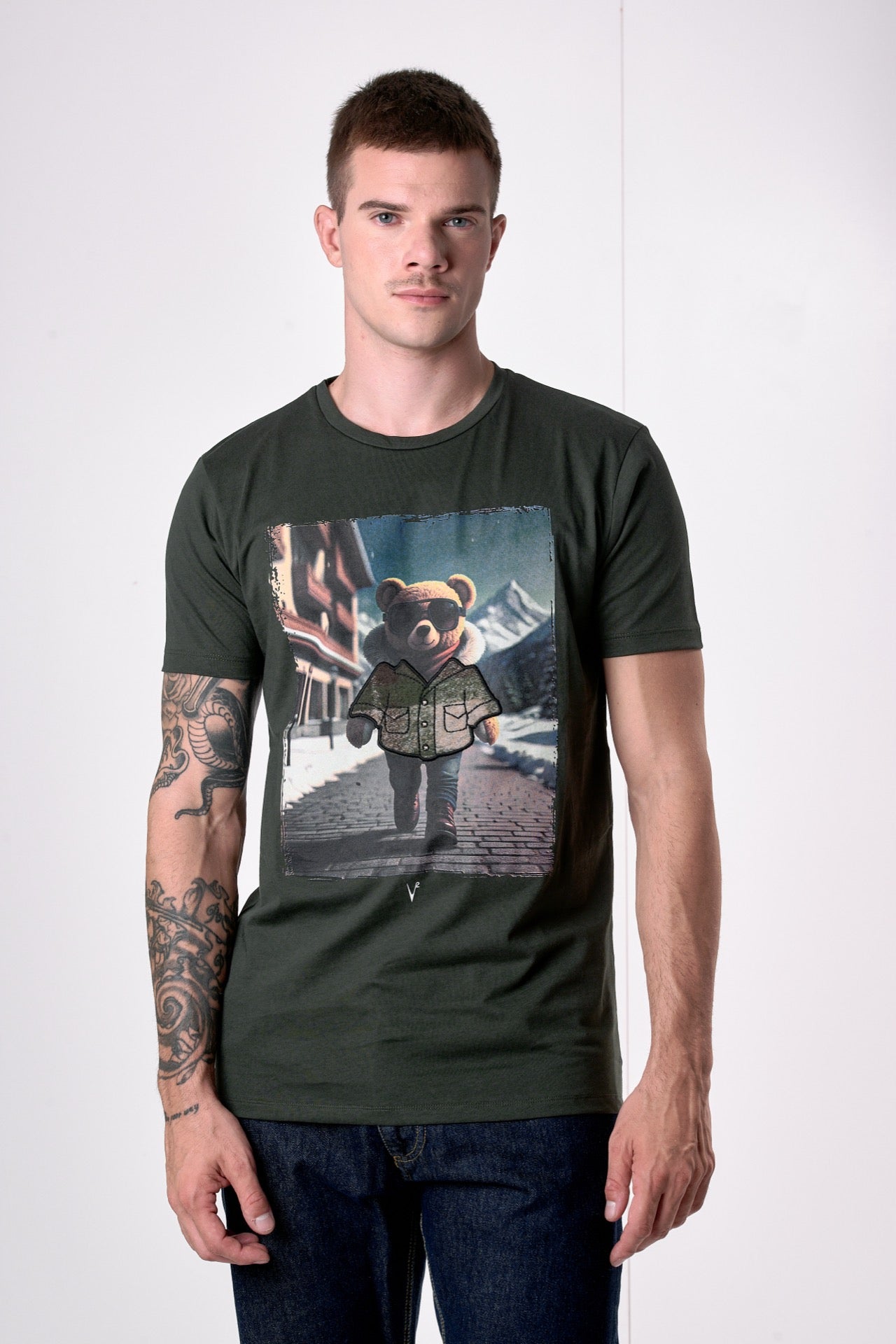 T-Shirt Verde Militare con stampa Teddy e ricamo in tessuto V2