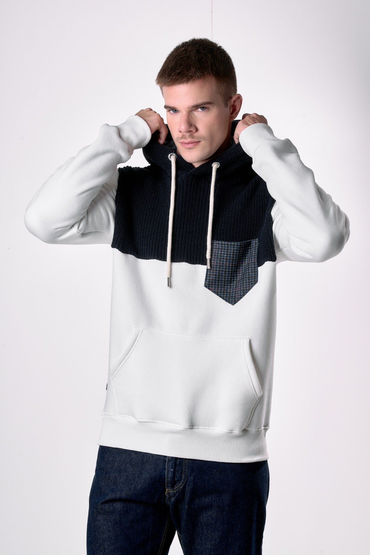 Felpa Cappuccio Panna con intarsio in maglieria e dettagli in tessuto V2