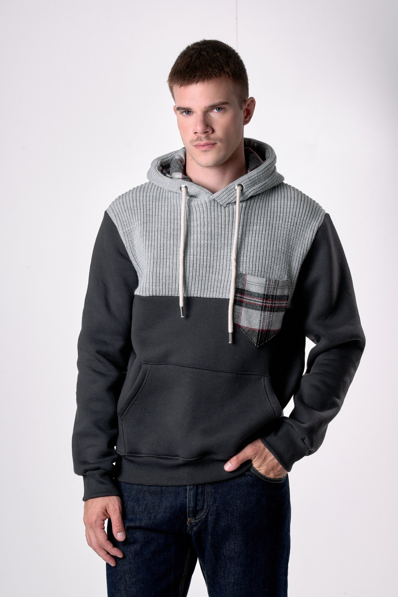 Felpa Cappuccio Piombo con intarsio in maglieria e dettagli in tessuto V2