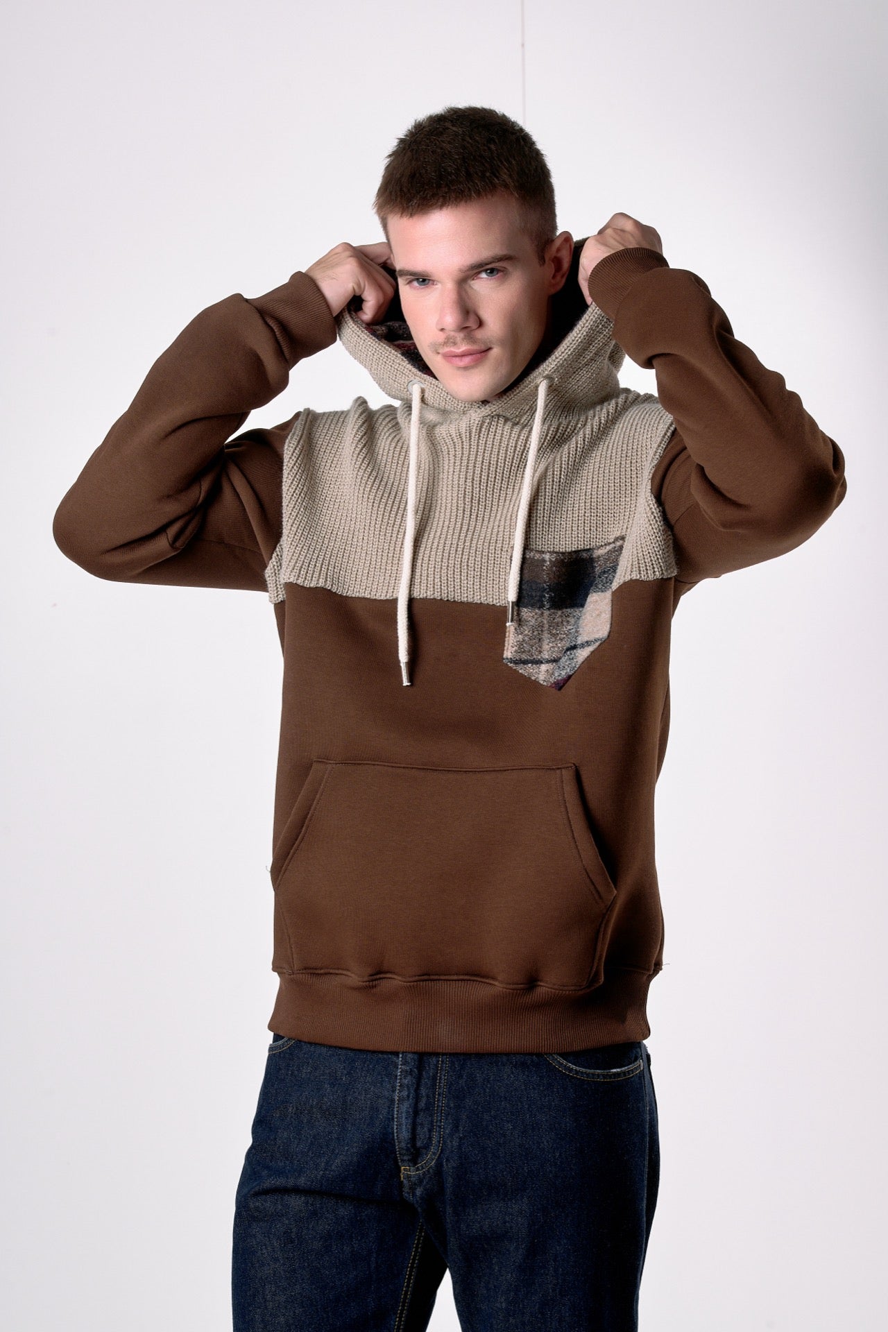 Felpa Cappuccio Moro con intarsio in maglieria e dettagli in tessuto V2