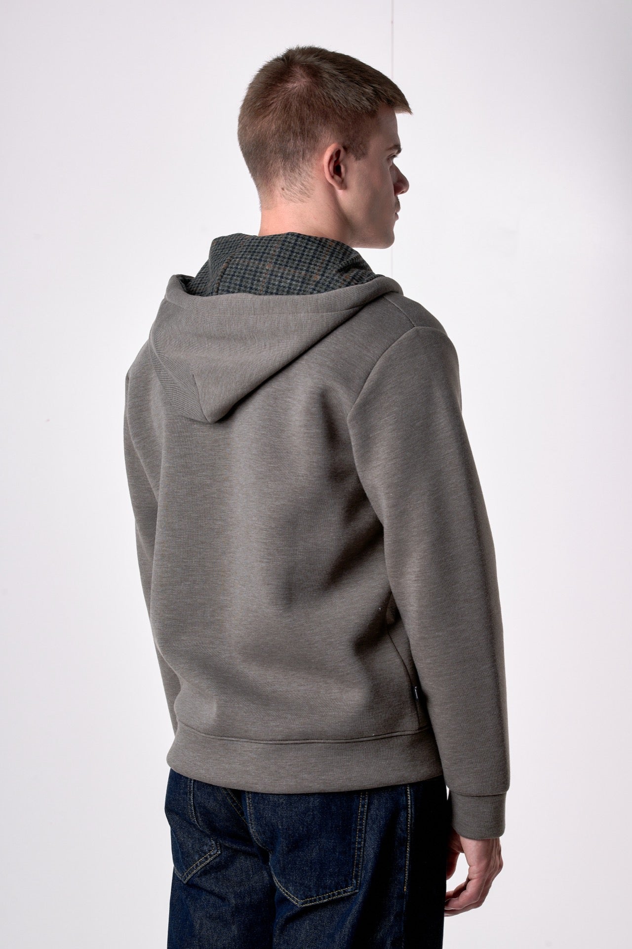 Felpa Cappuccio Zip in neoprene Tortora con dettagli in tessuto V2