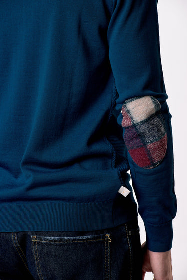 Maglione in lana merino Girocollo punto riso Ottanio con toppe in tessuto V2