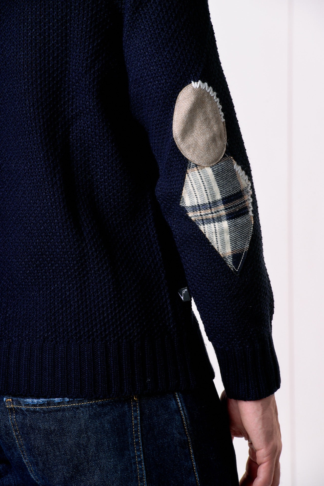 Maglione Girocollo punto riso Blu con Toppe Patchwork Ricamate con Tessuti V2