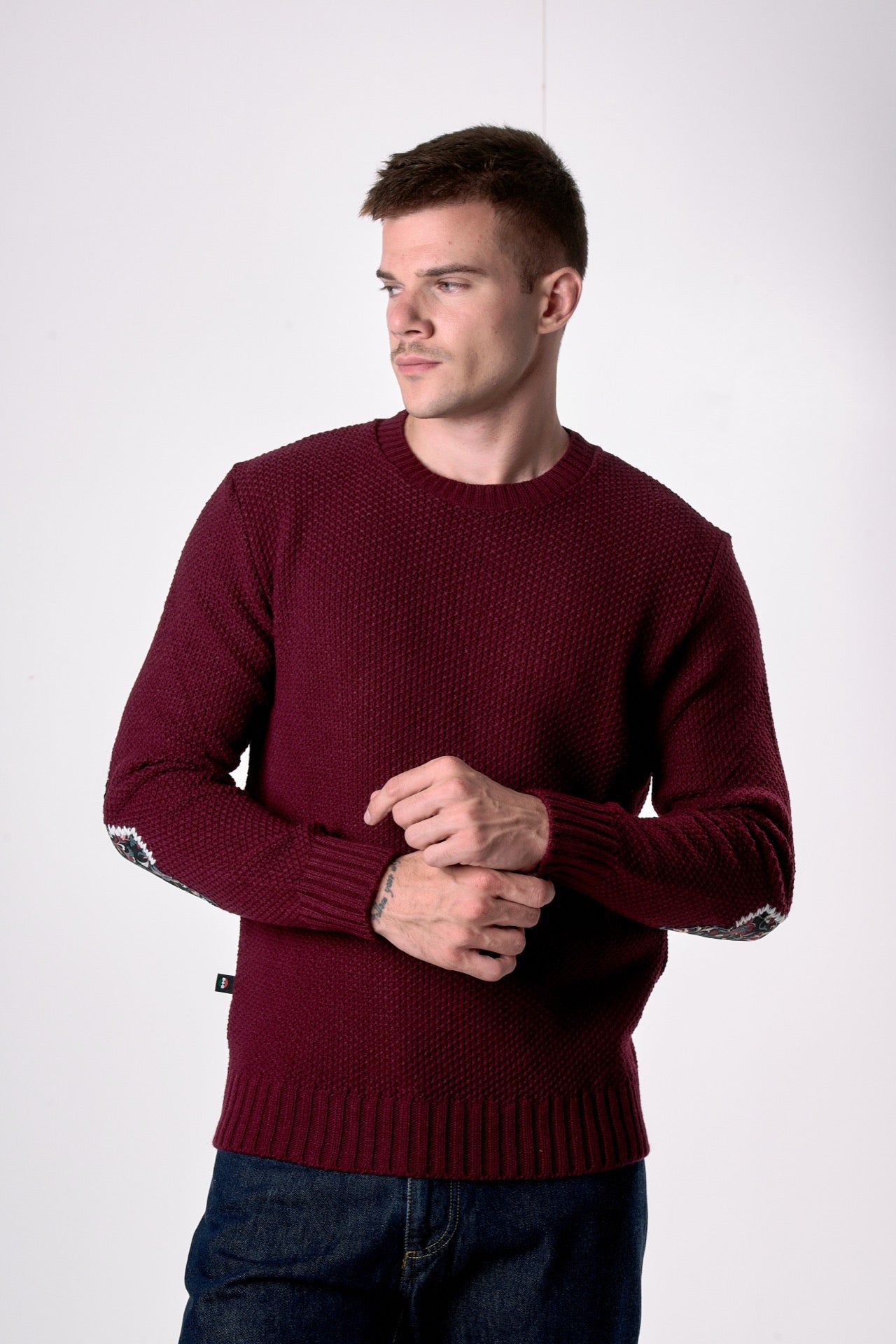 Maglione Girocollo punto riso Bordeaux con Toppe Patchwork Ricamate con Tessuti V2
