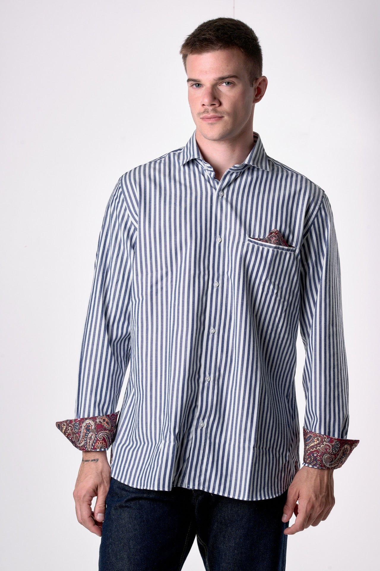 Camicia a righe Blu con pochette e dettagli in tessuto V2