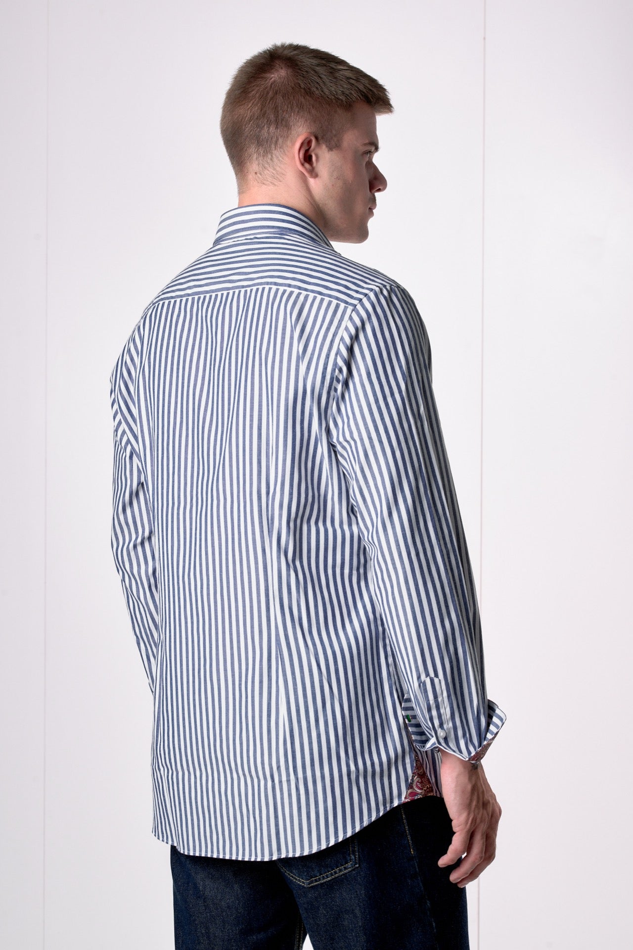 Camicia a righe Blu con pochette e dettagli in tessuto V2