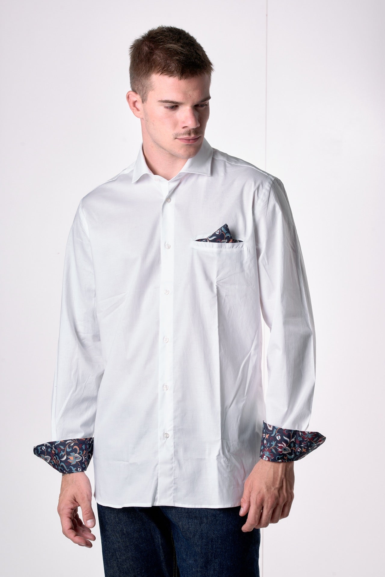 Camicia Bianca con pochette e dettagli in tessuto V2