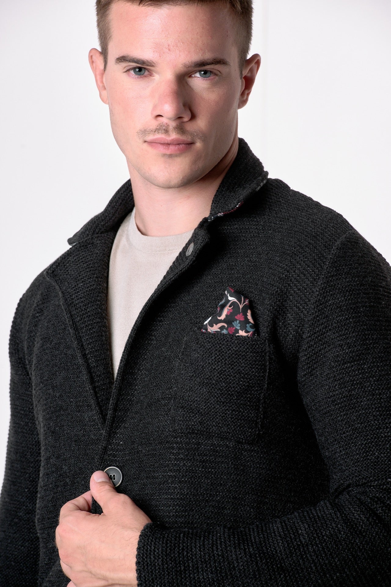 Giacca Monopetto Links Grigio Antracite con interno collo e pochette in tessuto V2