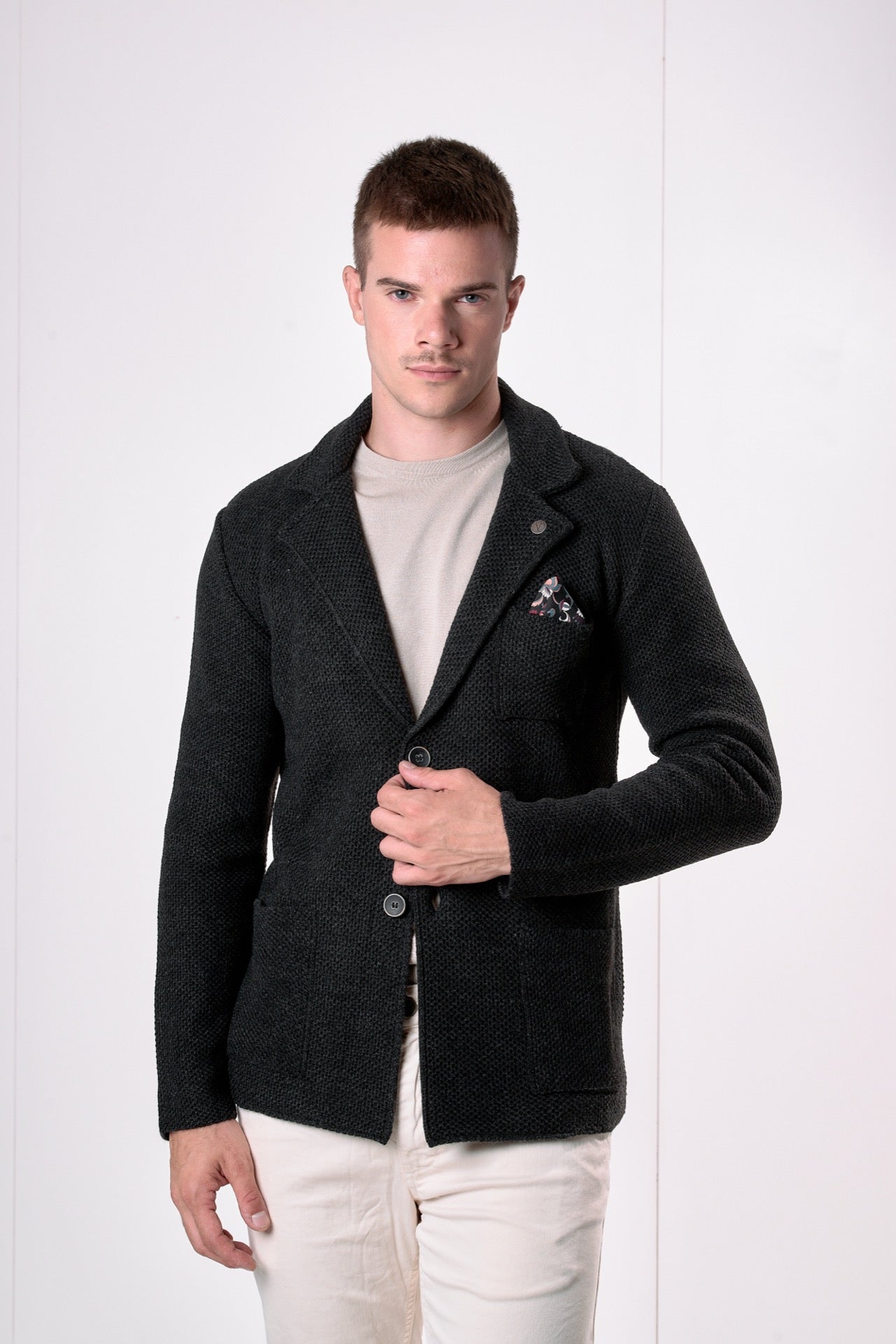 Giacca Monopetto Occhio di Pernice Grigio Antracite con pochette in tessuto V2