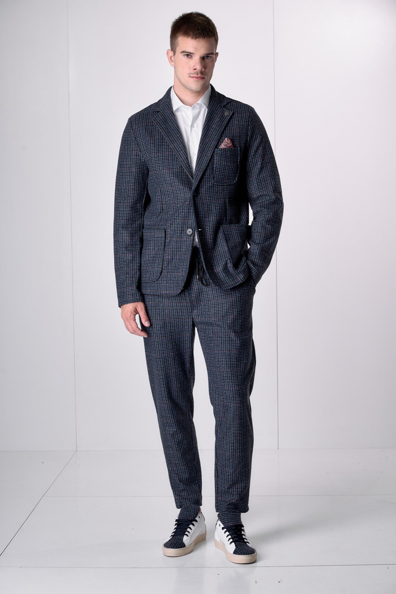 Giacca Monopetto Sartoriale Pied de Poule Blu e Bordeaux con interni e pochette in tessuto V2